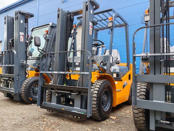Дизельный погрузчик Aurora Forklift CPCD20
