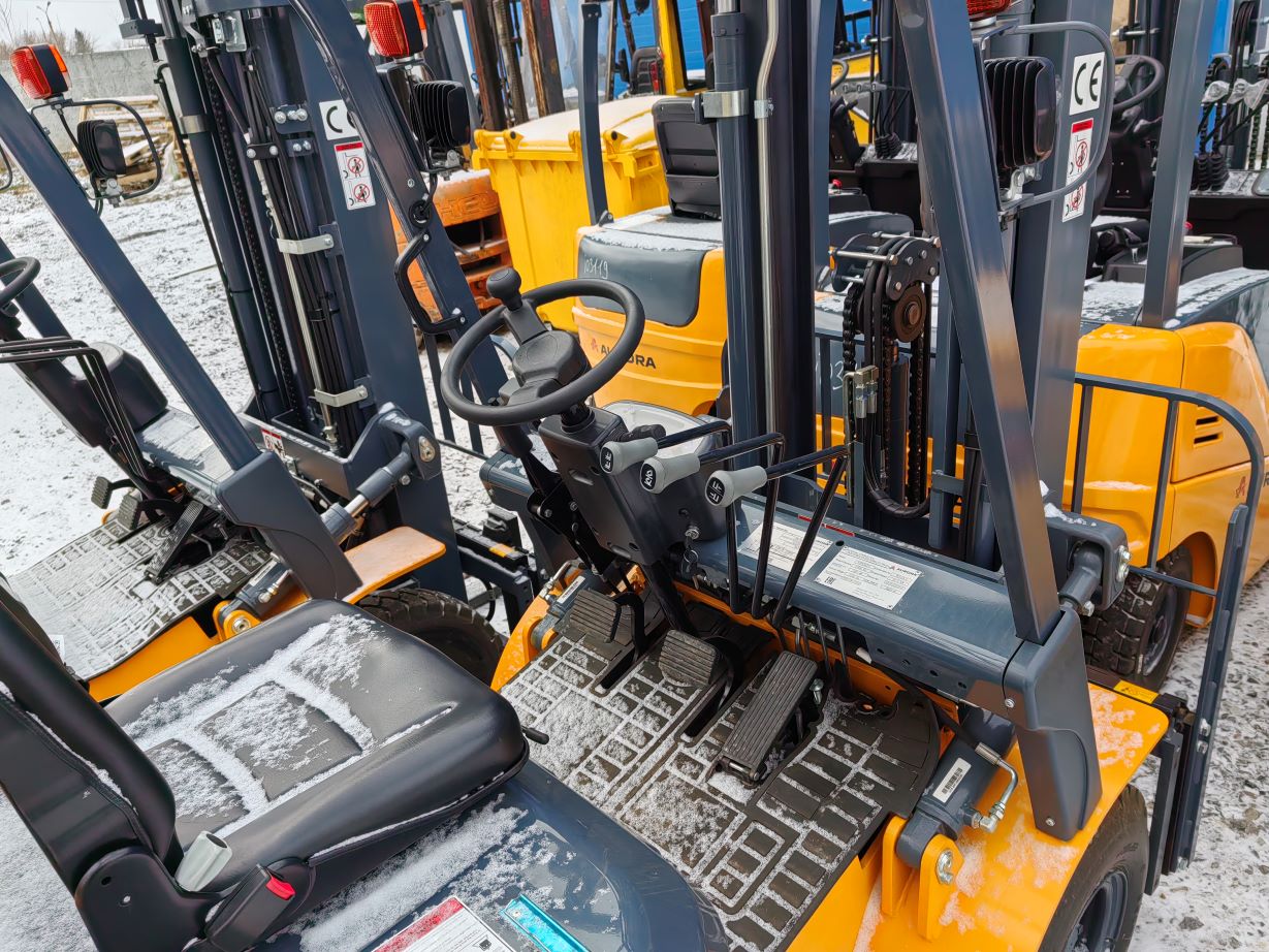 Дизельный погрузчик Aurora Forklift CPCD15